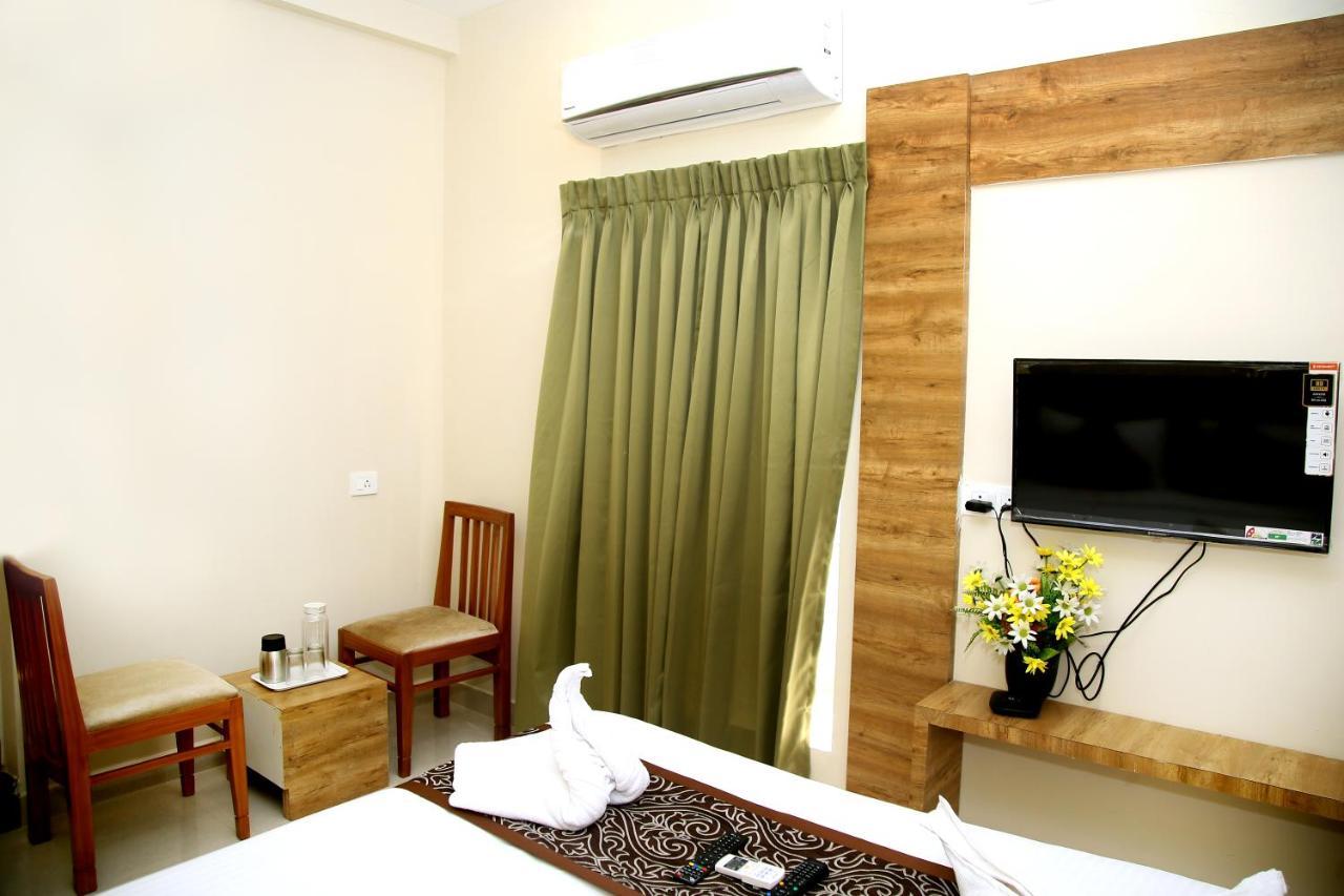 Hotel Apollo Court Chennai Exterior foto